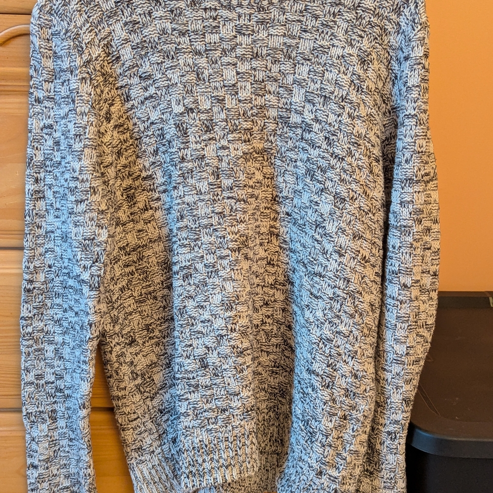 Forever 21 Black and White Patterned Sweater